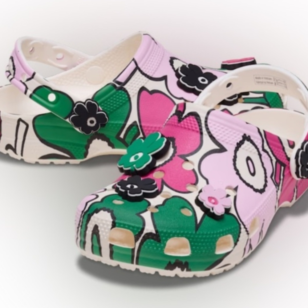 Marimekko Classic Crocs Collab - Picture 2 of 8
